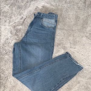 Bf jeans w cut out pocket